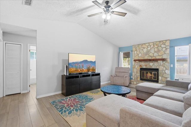 204 Queen Rd, St Augustine, FL 32086