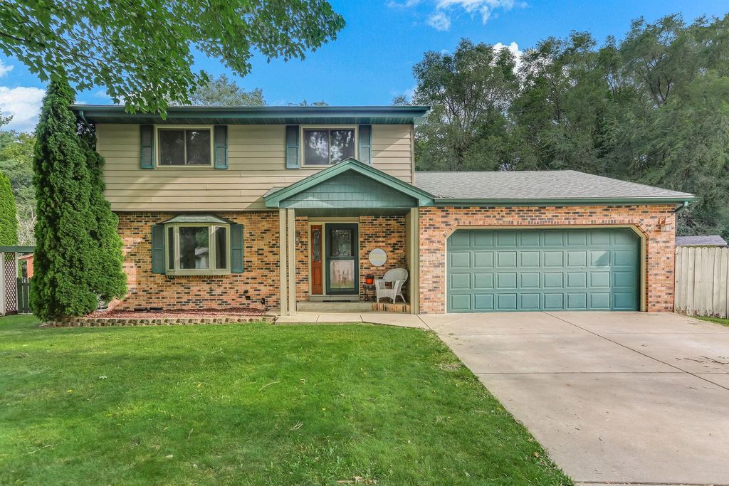 1797 Spruce Court, White Bear Lake, MN 55110