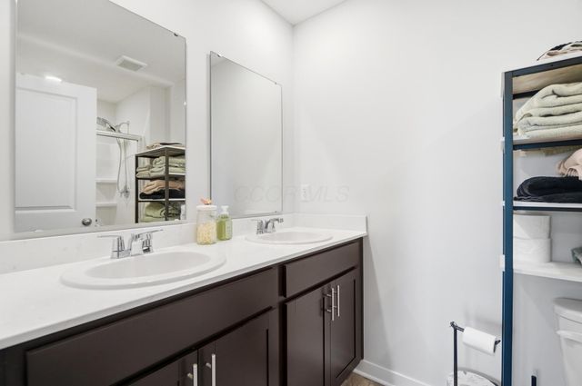 4333 Water Aven Drive, Canal Winchester, OH 43110
