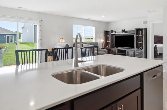 4333 Water Aven Drive, Canal Winchester, OH 43110