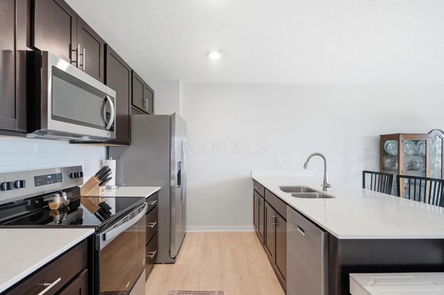 4333 Water Aven Drive, Canal Winchester, OH 43110