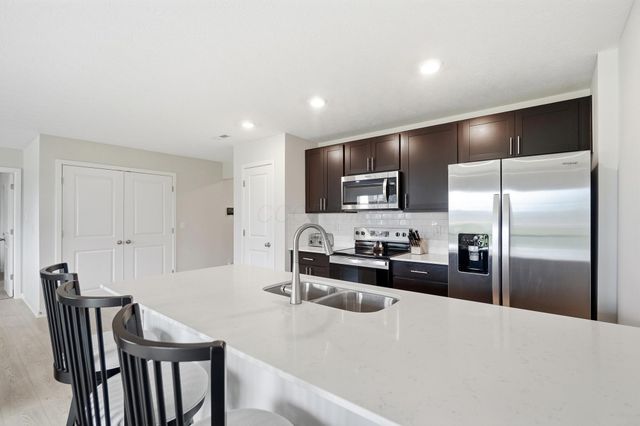 4333 Water Aven Drive, Canal Winchester, OH 43110