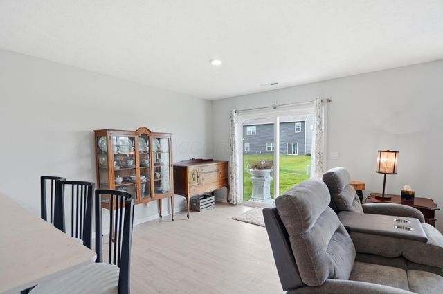 4333 Water Aven Drive, Canal Winchester, OH 43110