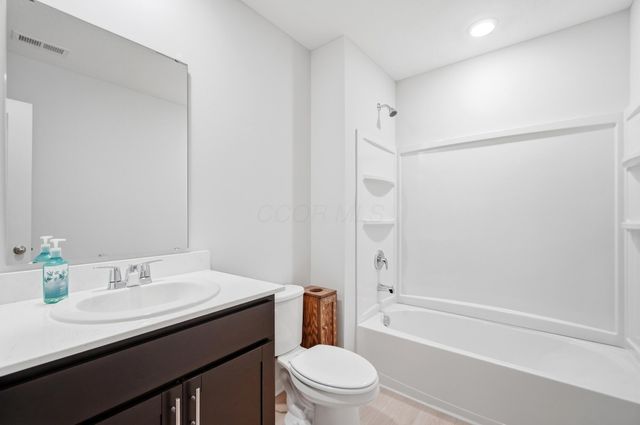 4333 Water Aven Drive, Canal Winchester, OH 43110