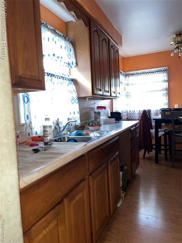 29537 Hazelwood Street, Inkster, MI 48141