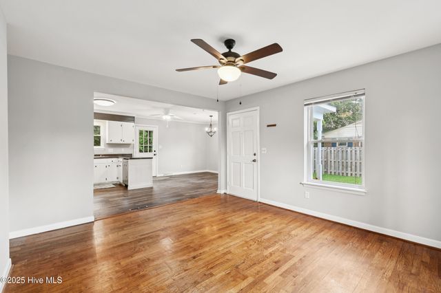 410 N Crestwood Drive, Wilmington, NC 28405