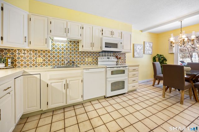 580 Mountain Road APT C, West Hartford, CT 06117