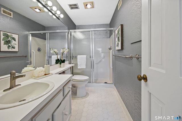 580 Mountain Road APT C, West Hartford, CT 06117