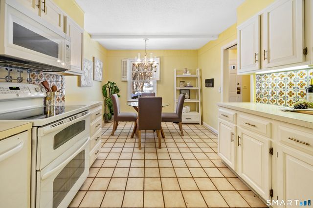 580 Mountain Road APT C, West Hartford, CT 06117