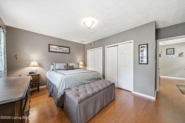 320 S Bayly Ave, Louisville, KY 40206