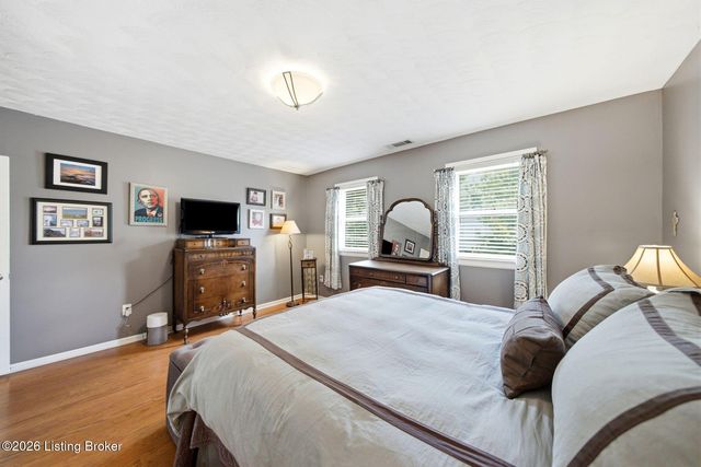320 S Bayly Ave, Louisville, KY 40206