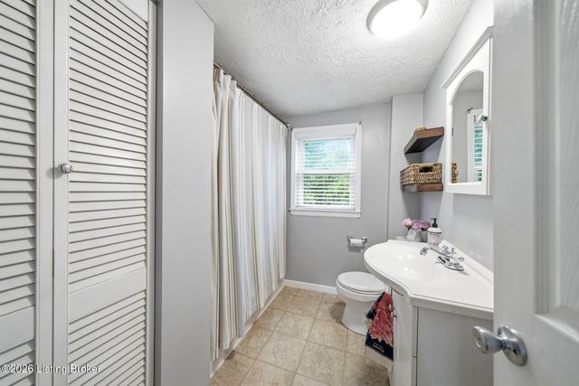 320 S Bayly Ave, Louisville, KY 40206