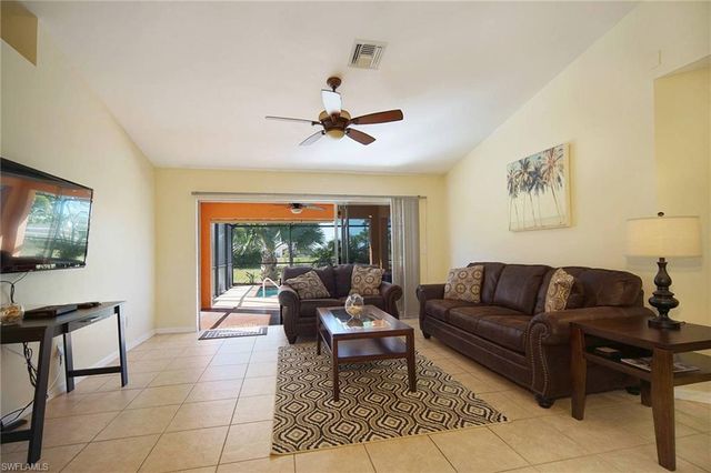 1916 NW 13th PL, Cape Coral, FL 33993
