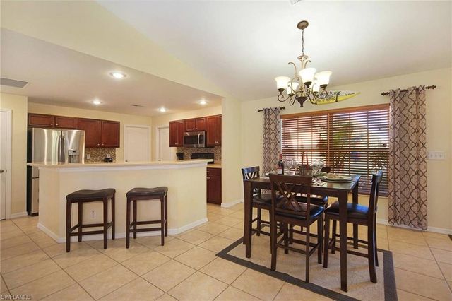 1916 NW 13th PL, Cape Coral, FL 33993