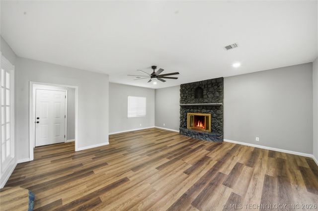 5715 E 28th Street, Tulsa, OK 74114