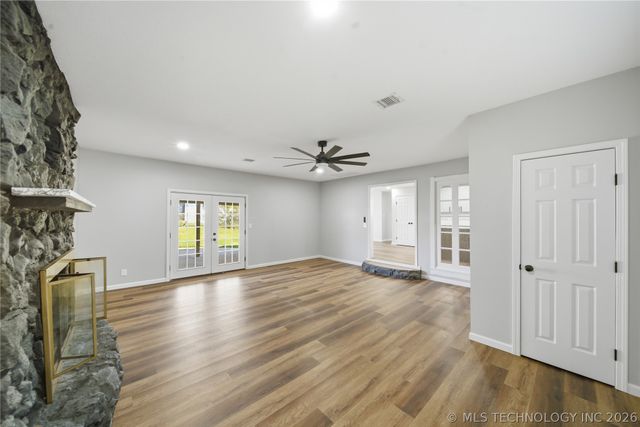 5715 E 28th Street, Tulsa, OK 74114