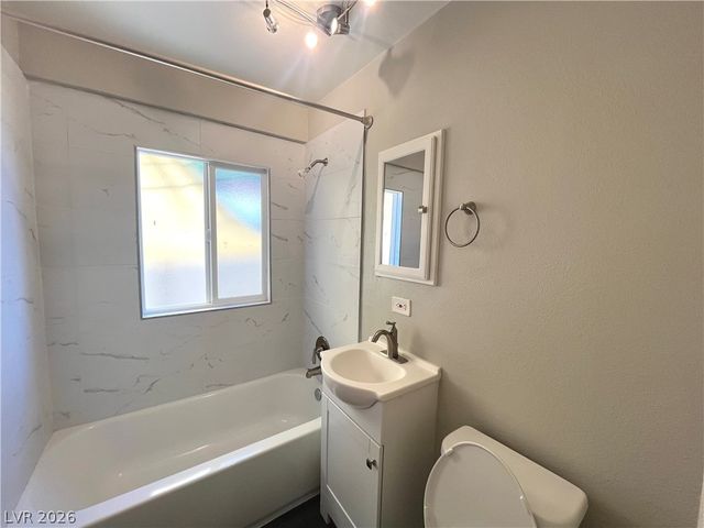 221 South 10th Street 6, Las Vegas, NV 89101
