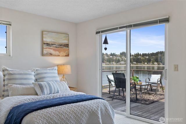 209 Bella Bella Drive, Fox Island, WA 98333