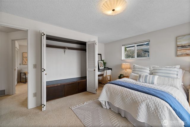 209 Bella Bella Drive, Fox Island, WA 98333