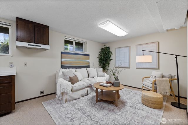 209 Bella Bella Drive, Fox Island, WA 98333