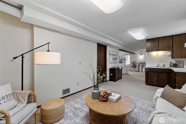 209 Bella Bella Drive, Fox Island, WA 98333
