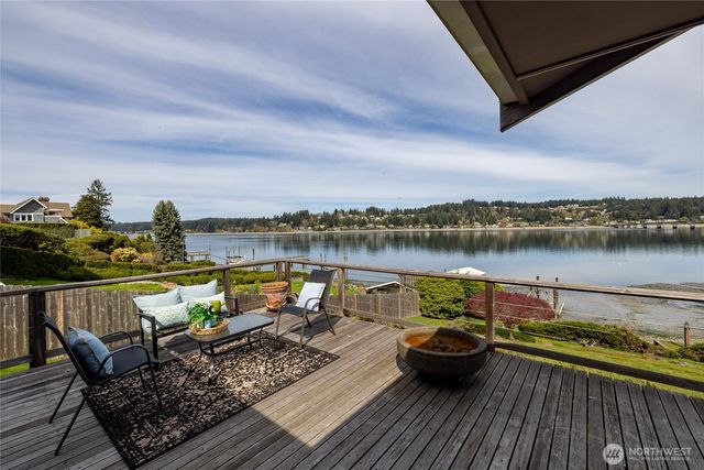 209 Bella Bella Drive, Fox Island, WA 98333