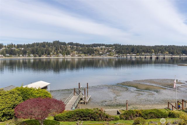 209 Bella Bella Drive, Fox Island, WA 98333