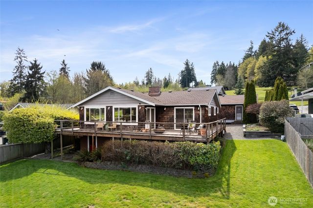209 Bella Bella Drive, Fox Island, WA 98333