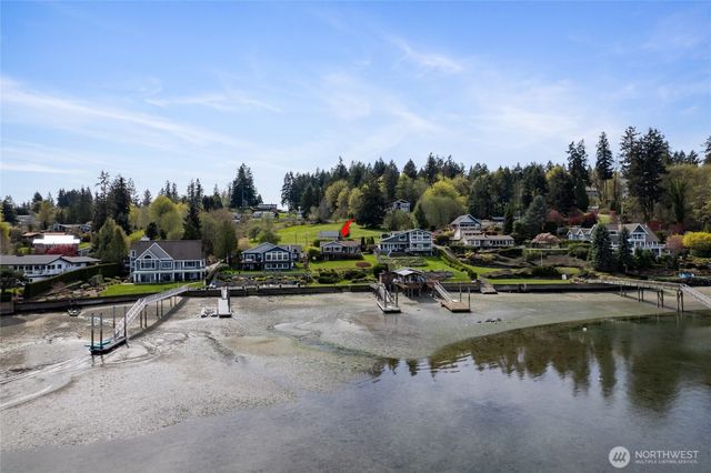 209 Bella Bella Drive, Fox Island, WA 98333