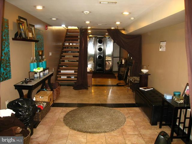 815 S 4TH ST, Philadelphia, PA 19147