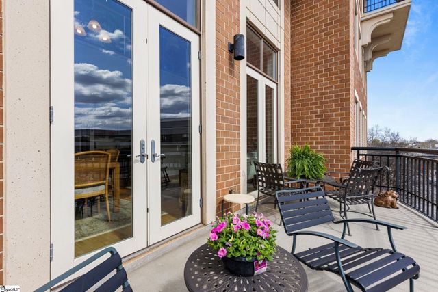 111 E Mcbee Avenue Unit 307, Greenville, SC 29601