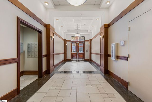 111 E Mcbee Avenue Unit 307, Greenville, SC 29601