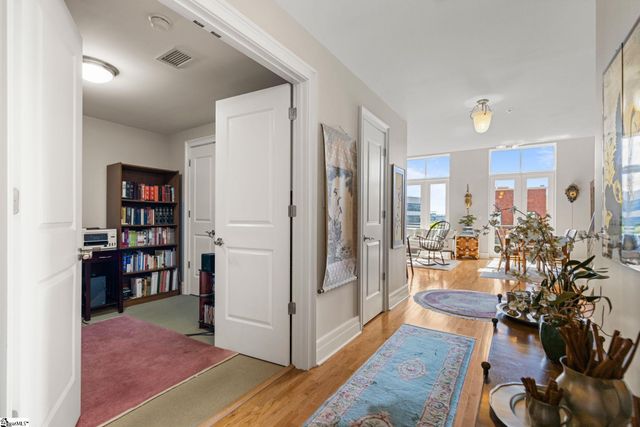 111 E Mcbee Avenue Unit 307, Greenville, SC 29601