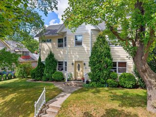 1710 E Pryor AVENUE, Milwaukee, WI 53207