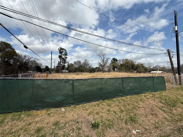 8935 Jutland Road, Houston, TX 77033