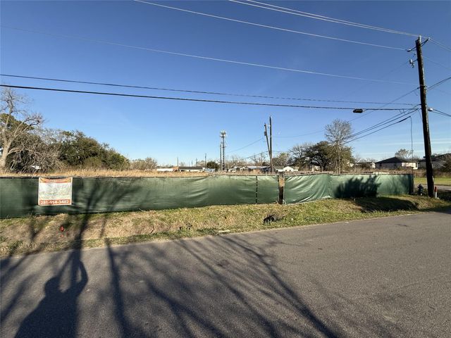 8935 Jutland Road, Houston, TX 77033