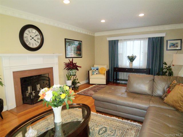 40 Harding Parkway, Mount Vernon, NY 10552