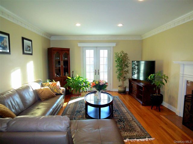 40 Harding Parkway, Mount Vernon, NY 10552