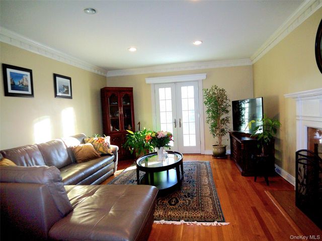 40 Harding Parkway, Mount Vernon, NY 10552