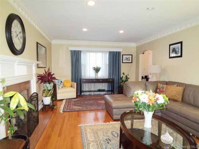 40 Harding Parkway, Mount Vernon, NY 10552