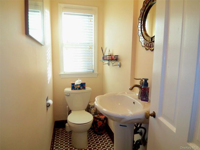 40 Harding Parkway, Mount Vernon, NY 10552