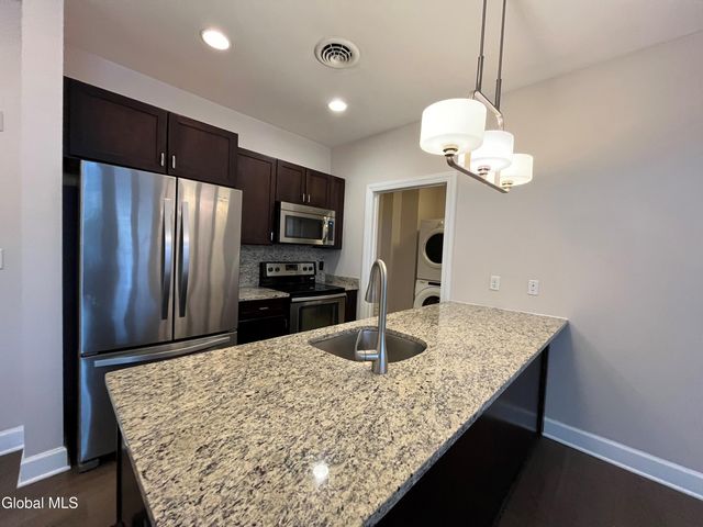 2 West Avenue 103, Saratoga Springs, NY 12866