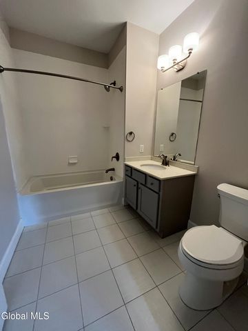 2 West Avenue 103, Saratoga Springs, NY 12866