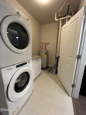 2 West Avenue 103, Saratoga Springs, NY 12866