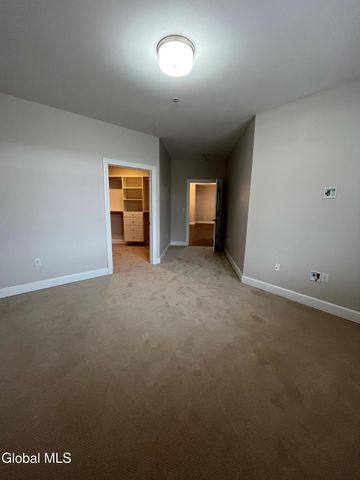 2 West Avenue 103, Saratoga Springs, NY 12866