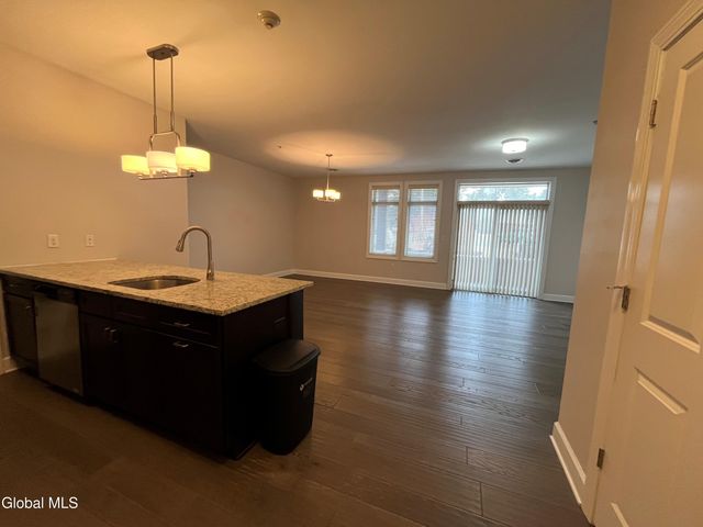 2 West Avenue 103, Saratoga Springs, NY 12866