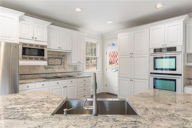 735 Richmond Glen Drive, Milton, GA 30004