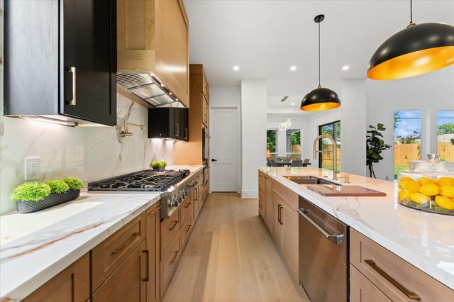 8102 Montridge Drive, Houston, TX 77055