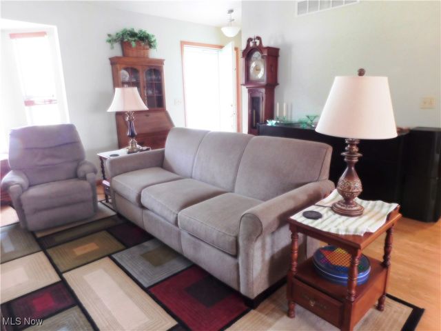 37337 Freedom Avenue, North Ridgeville, OH 44039