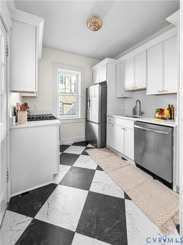1013 Bank St, Hopewell, VA 23860